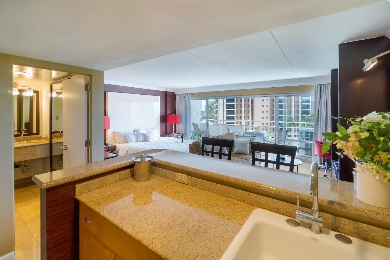 Aparthotel @ Marbella Lane Executive Suite, Steps To Beach Honolulu